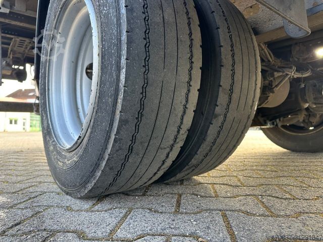 Transporter mit Koffer MAN TGL 8.160 / Seitentür / LBW