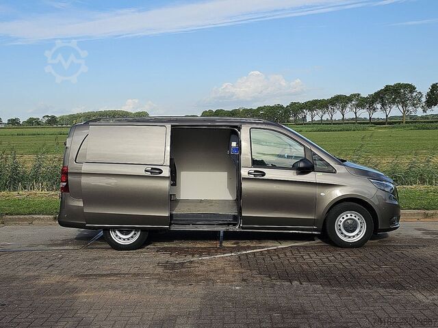 High-roof van MERCEDES-BENZ VITO 114