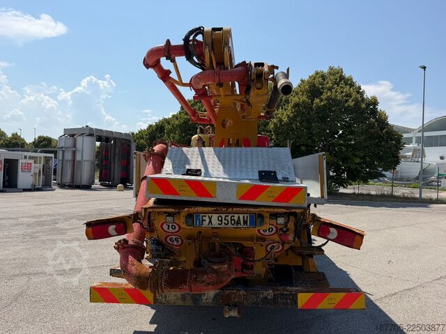 Concrete pump truck Iveco EUROCARGO 180-280