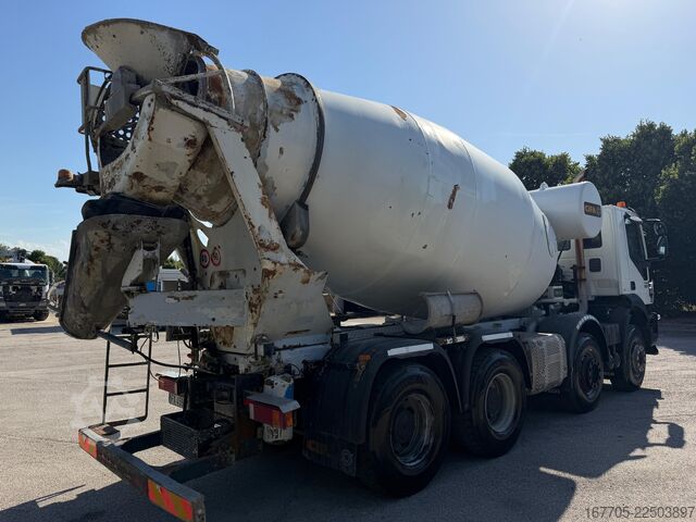 Concrete mixer truck Iveco TRAKKER 500