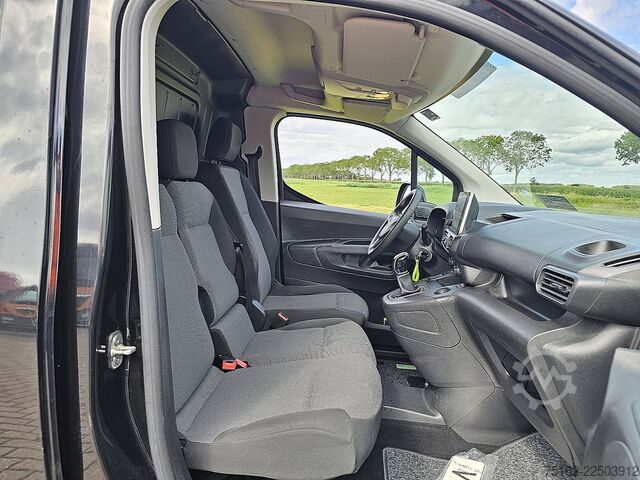 Suitcase OPEL COMBO 1.5 L1 3-ZitsNavi Euro6!