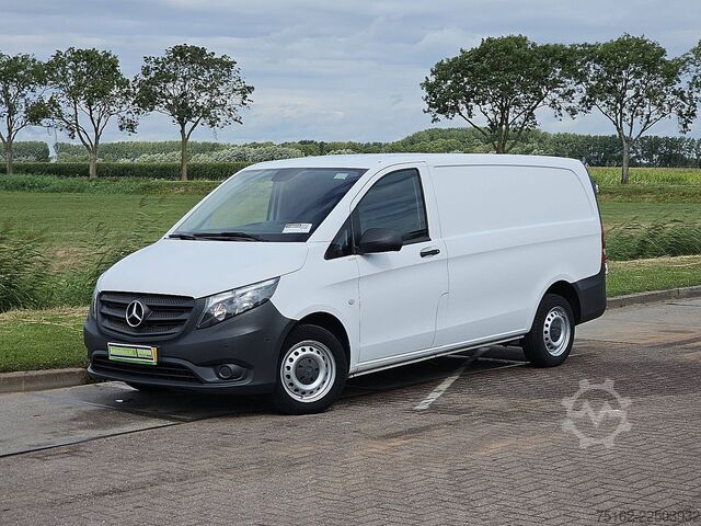 High-roof van MERCEDES-BENZ VITO 111