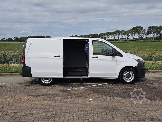 High-roof van MERCEDES-BENZ VITO 111