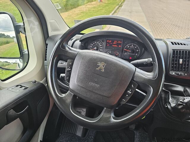High-roof van PEUGEOT BOXER 2.0