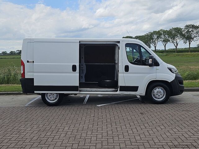High-roof van PEUGEOT BOXER 2.0