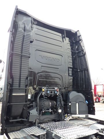 Standard tractor unit VOLVO FH460 TC Globe-XL/VEB/Safety/2xTank/Alcoa/226tkm