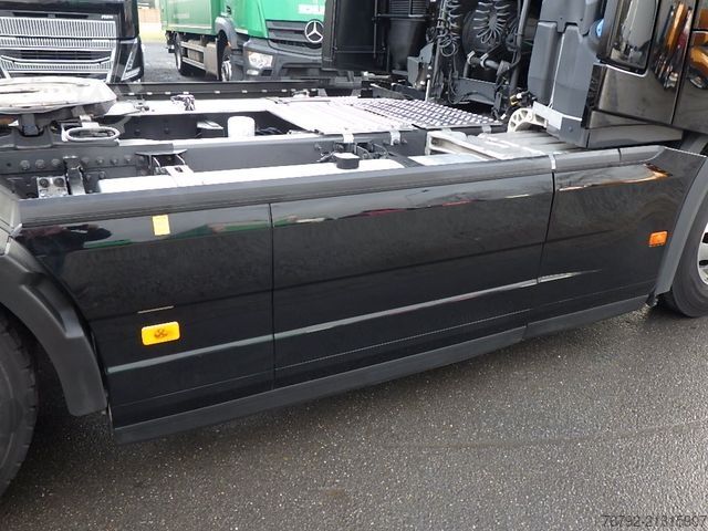 Standard tractor unit VOLVO FH460 TC Globe-XL/VEB/Safety/2xTank/Alcoa/226tkm