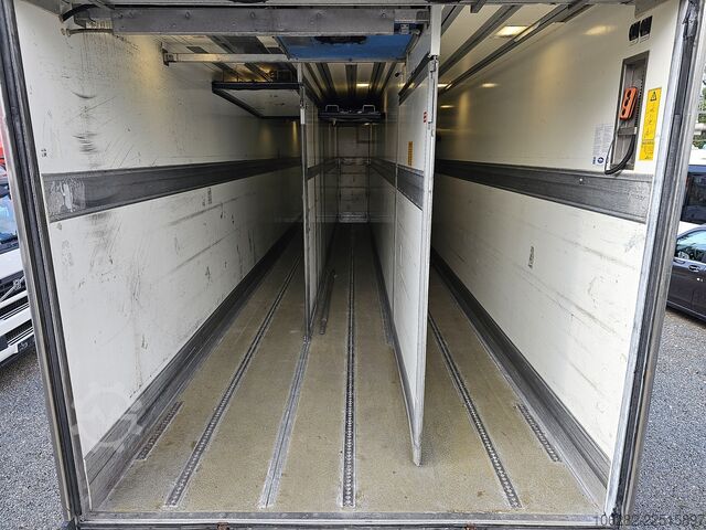 Truck with refrigerated box VOLVO FM330 6x2 FRIGOBLOCK Multizone Lenk u. L