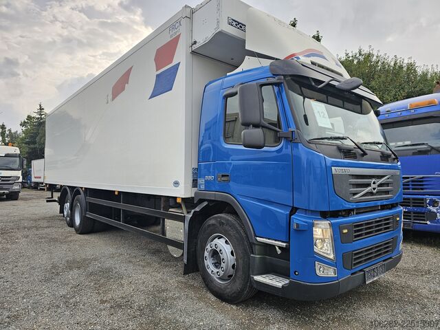Refrigerated truck Volvo FM330 Multizone Lenk u. Kühlkoffer