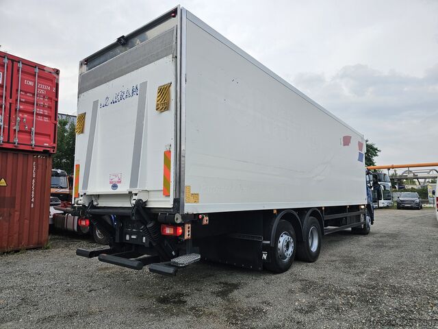 Refrigerated truck Volvo FM330 Multizone Lenk u. Kühlkoffer