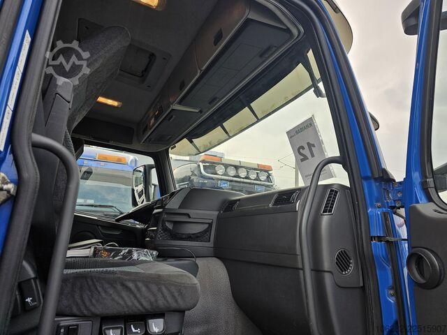 Refrigerated truck Volvo FM330 Multizone Lenk u. Kühlkoffer
