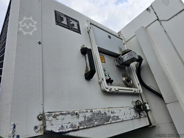 Refrigerated truck Volvo FM330 Multizone Lenk u. Kühlkoffer