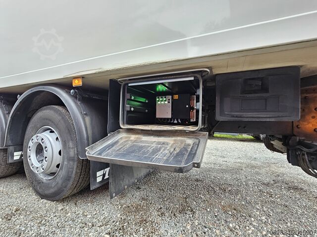 Refrigerated truck Volvo FM330 Multizone Lenk u. Kühlkoffer