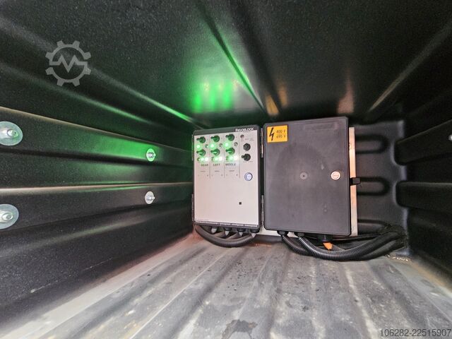 Refrigerated truck Volvo FM330 Multizone Lenk u. Kühlkoffer