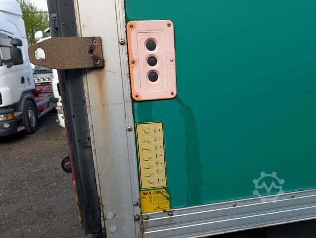 Box truck Volvo FL-280 4x2 16Tons EURO5 Portaltüren