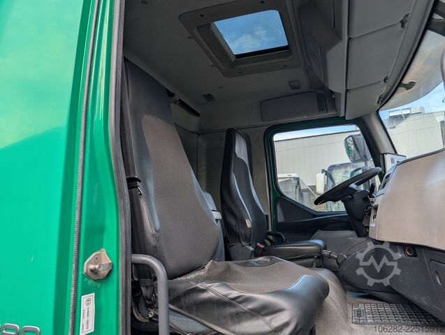 Box truck Volvo FL-280 4x2 16Tons EURO5 Portaltüren