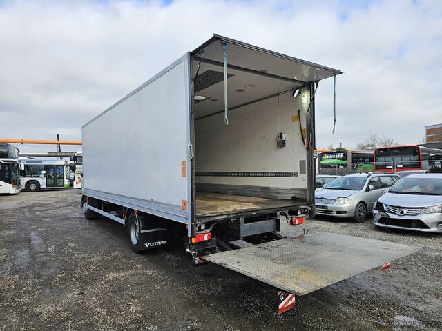 Box truck Volvo FL240 4x2 Ladeborwand