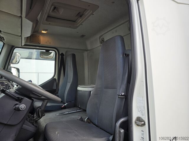 Box truck Volvo FL240 4x2 Ladeborwand