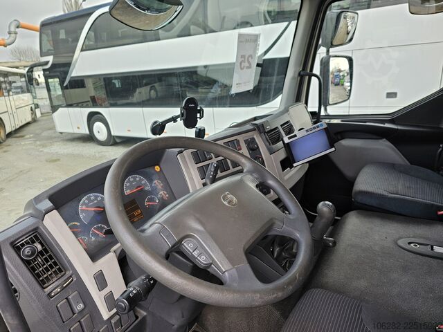 Box truck Volvo FL240 4x2 Ladeborwand