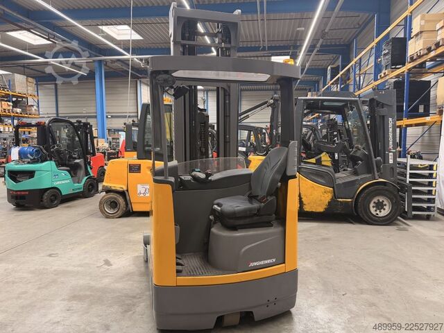 Schubmaststapler Jungheinrich ETV 325