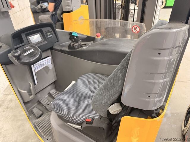 Schubmaststapler Jungheinrich ETV 325