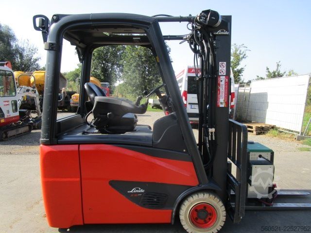 Elektro 3 Rad-Stapler Linde E16H-02 - Triplex 4,6m + Seitenschieber