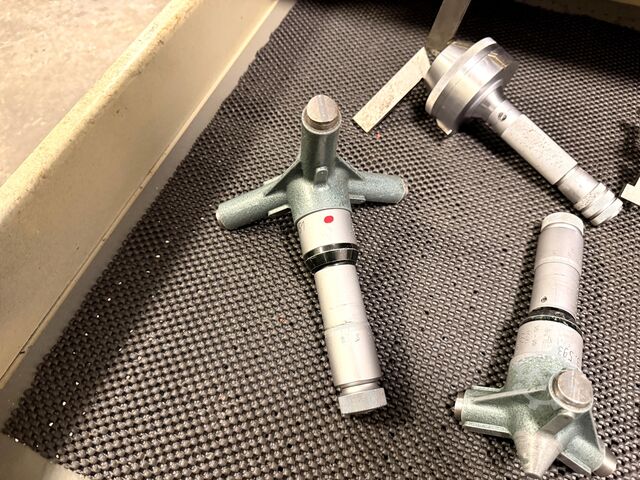 Posten Dreipunkt-Innenmikrometer Three-Point Internal Micrometer