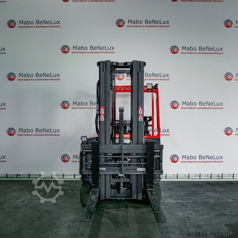 Vierwege-Gabelstapler Combilift CB30E