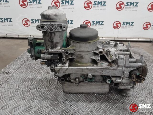 Oil filter Volvo Occ oliefilterhuis met waterpomp D7E Volvo