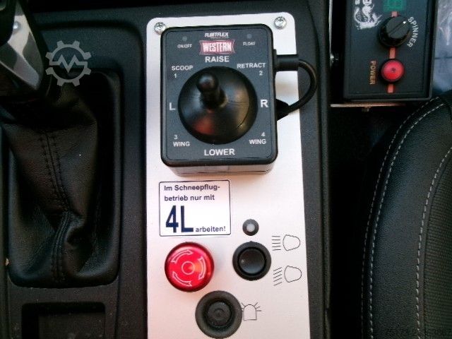 Van FORD Ranger DoKa Tremor Stndhz Winterd Schild+Streuer