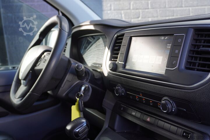 Delivery van Peugeot Expert 2.0 BlueHDI 123PK L2 EURO 6 - Airco - Na...