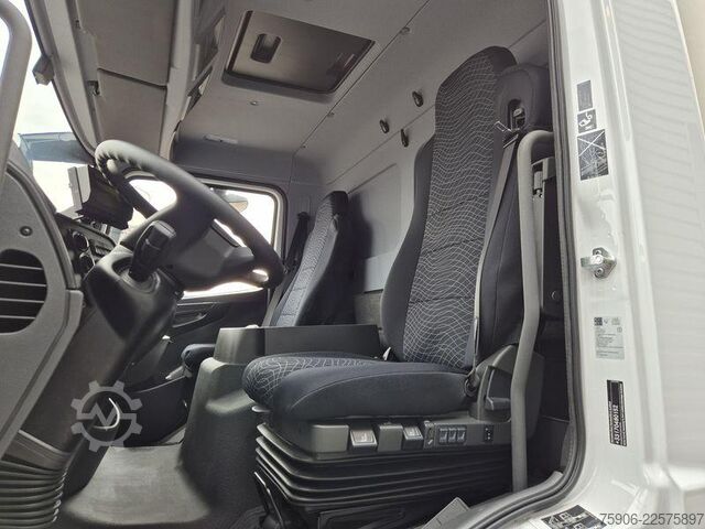 LKW mit Kofferaufbau Mercedes-Benz Atego