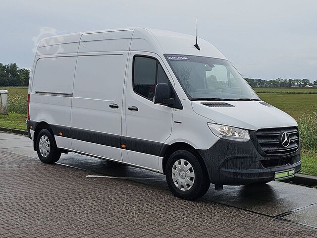 High-roof van MERCEDES-BENZ ESPRINTER 47kwh 168km wltp