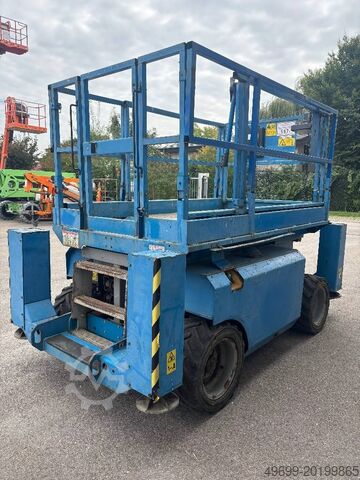 Scherenhebebühne Genie GS 2668 RT 10m Diesel Scherenarbeitsbühne