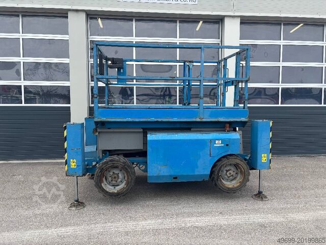 Scissor lift Genie GS 2668 RT 10m Diesel Scherenarbeitsbühne