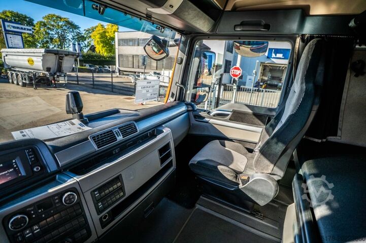 Standard tractor MAN TGX 18.470 XLX BLS