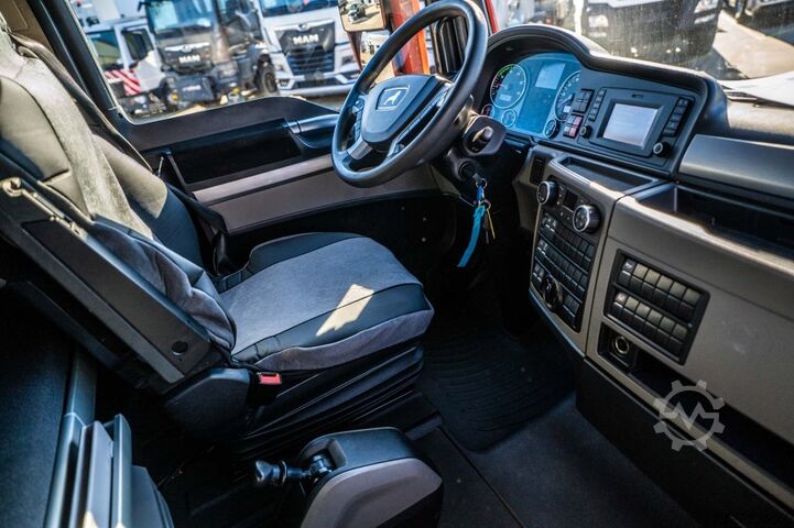 Standard tractor MAN TGX 18.470 XLX BLS