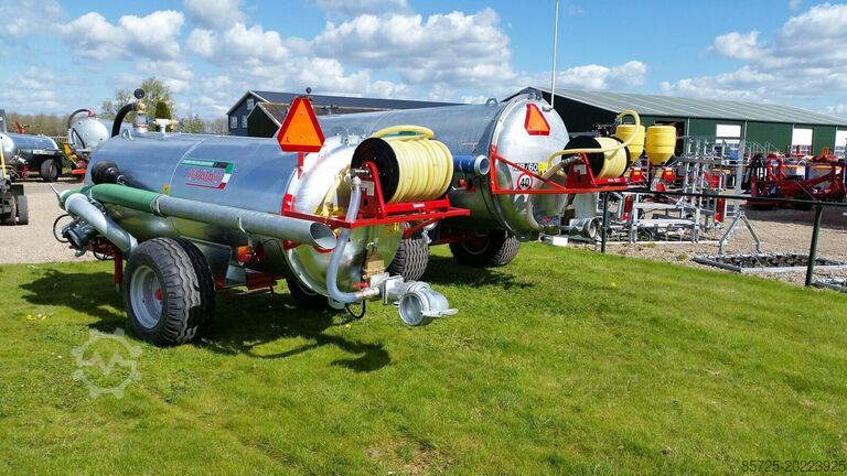 Manure spreader  Watertank met haspel