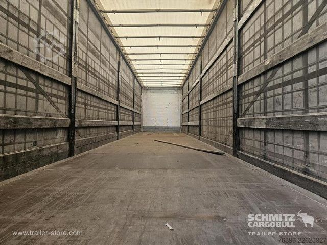 Auflieger mit Pritsche & Plane Schmitz Cargobull Semitrailer Curtainsider Standard