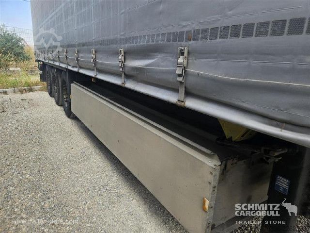 Auflieger mit Pritsche & Plane Schmitz Cargobull Semitrailer Curtainsider Standard