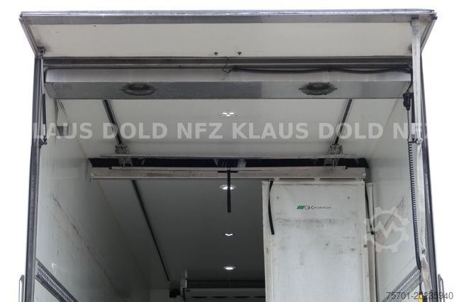 Refrigerated truck MAN TGS 26.420 Kühlkoffer Retarder LBW Lift-/Lenk