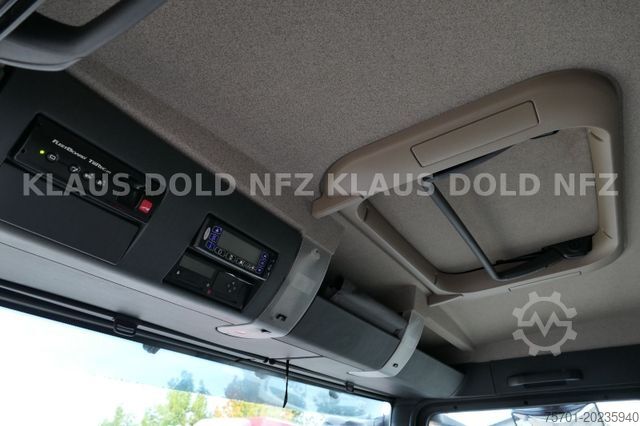 Refrigerated truck MAN TGS 26.420 Kühlkoffer Retarder LBW Lift-/Lenk