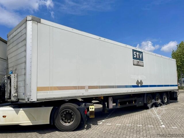 Box body Schmitz Cargobull SAF AXLES, LIFT AXEL, DISC BRAKES, AIR SUSPENSION