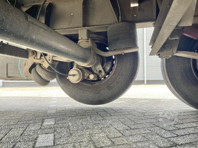 Box body Schmitz Cargobull SAF AXLES, LIFT AXEL, DISC BRAKES, AIR SUSPENSION