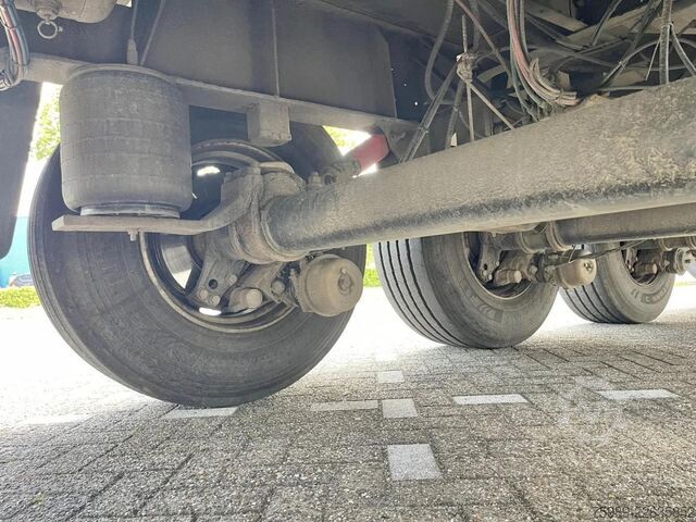 Box body Schmitz Cargobull SAF AXLES, LIFT AXEL, DISC BRAKES, AIR SUSPENSION