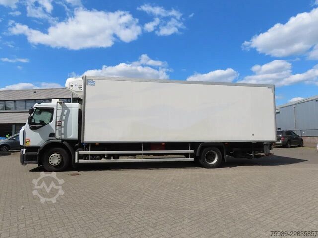 Refrigerated/freezer transport Renault D Sleeper,  19000kgm RETARER, 2 zones temperatu...