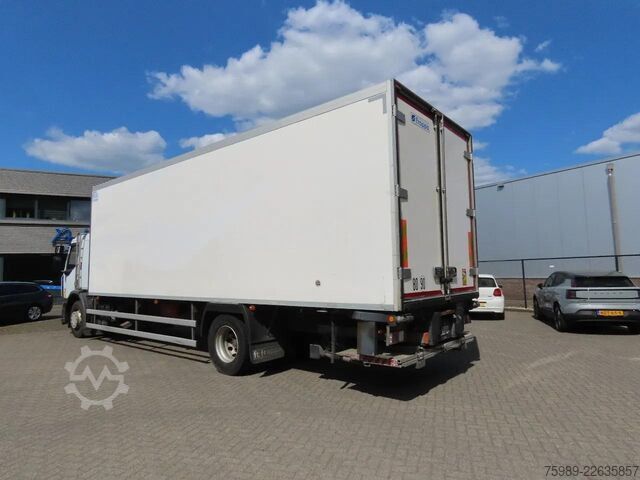 Refrigerated/freezer transport Renault D Sleeper,  19000kgm RETARER, 2 zones temperatu...