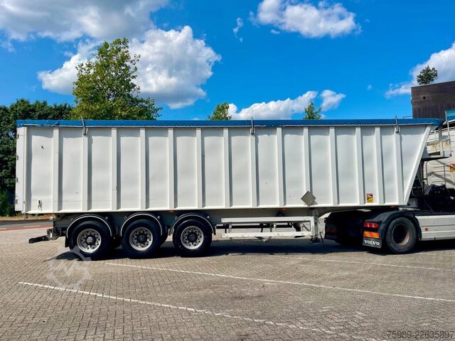 Tipper Benalu BENALU 56m3 , 5940kg tara, Air suspension