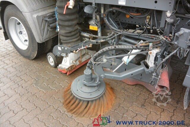 Kehrmaschine Mercedes-Benz Atego 1524 Bucher Johnston VS650 Deutsches Gerät