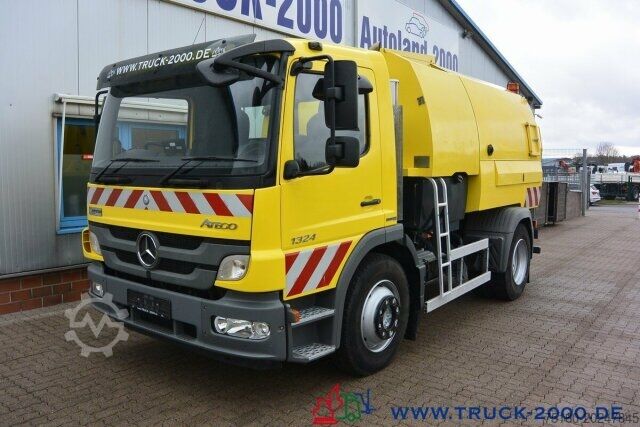 Kehrmaschine Mercedes-Benz Atego 1524 Bucher Johnston VS650 Deutsches Gerät